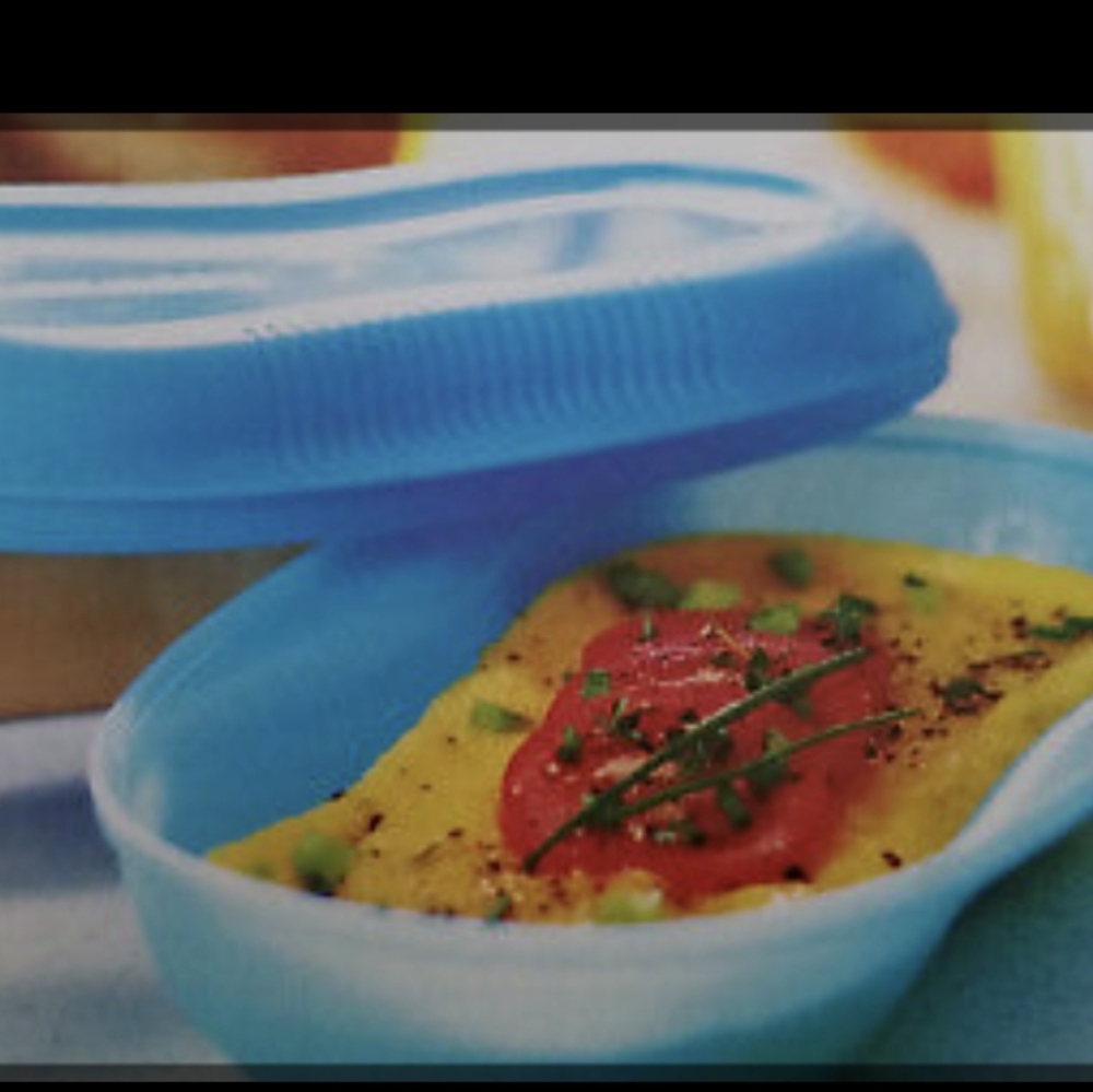 Tupperware NEW in plastic Blue Breakfast Maker.